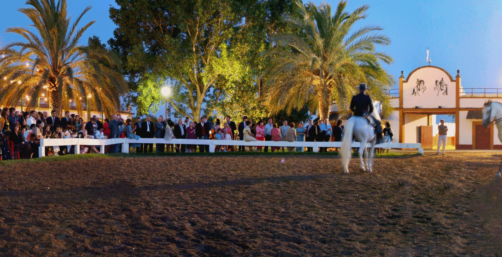 Gran celebración al aire libre en jardines de Rancho El Rocío